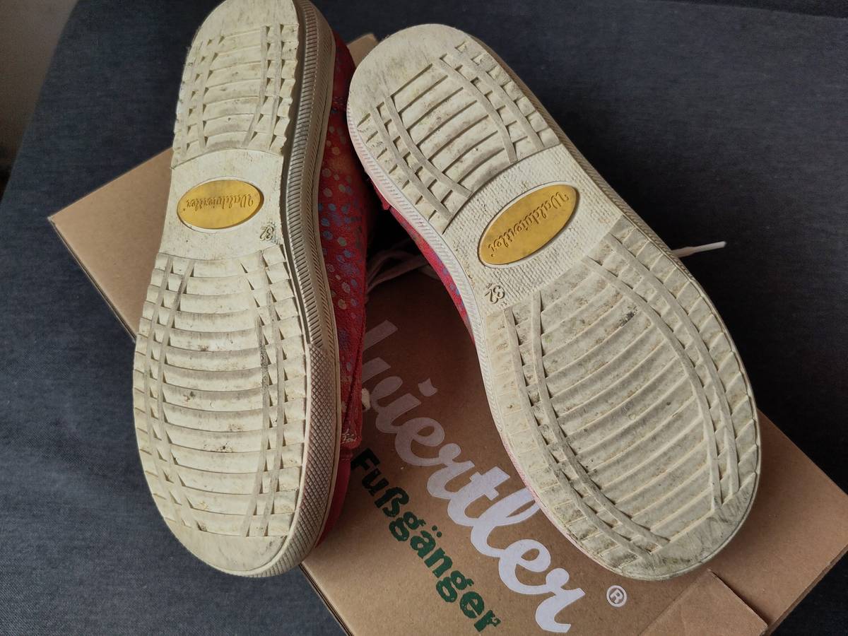 Halbschuhe / Sneaker Gr. 32