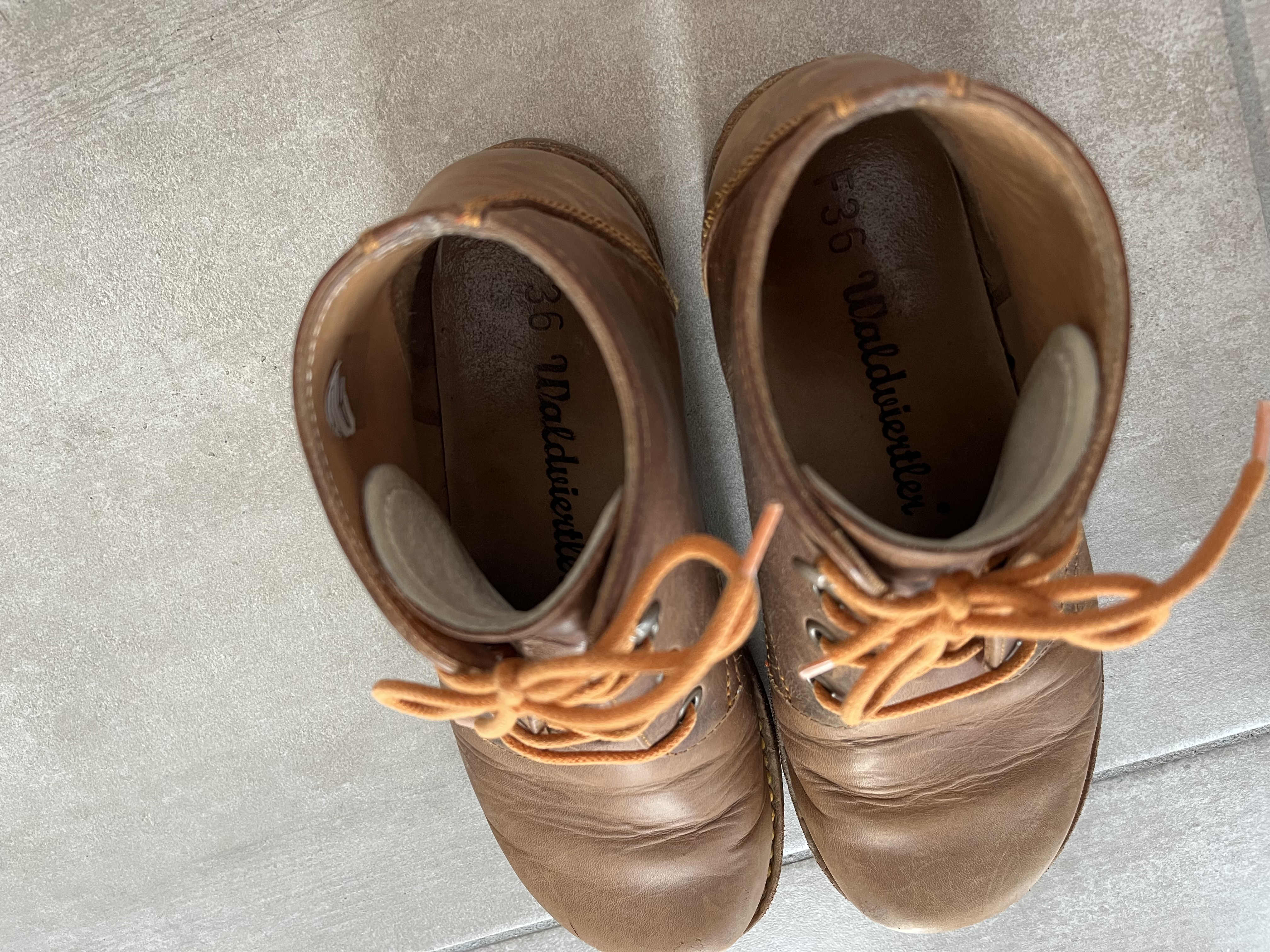 Sommertramper nuss F36