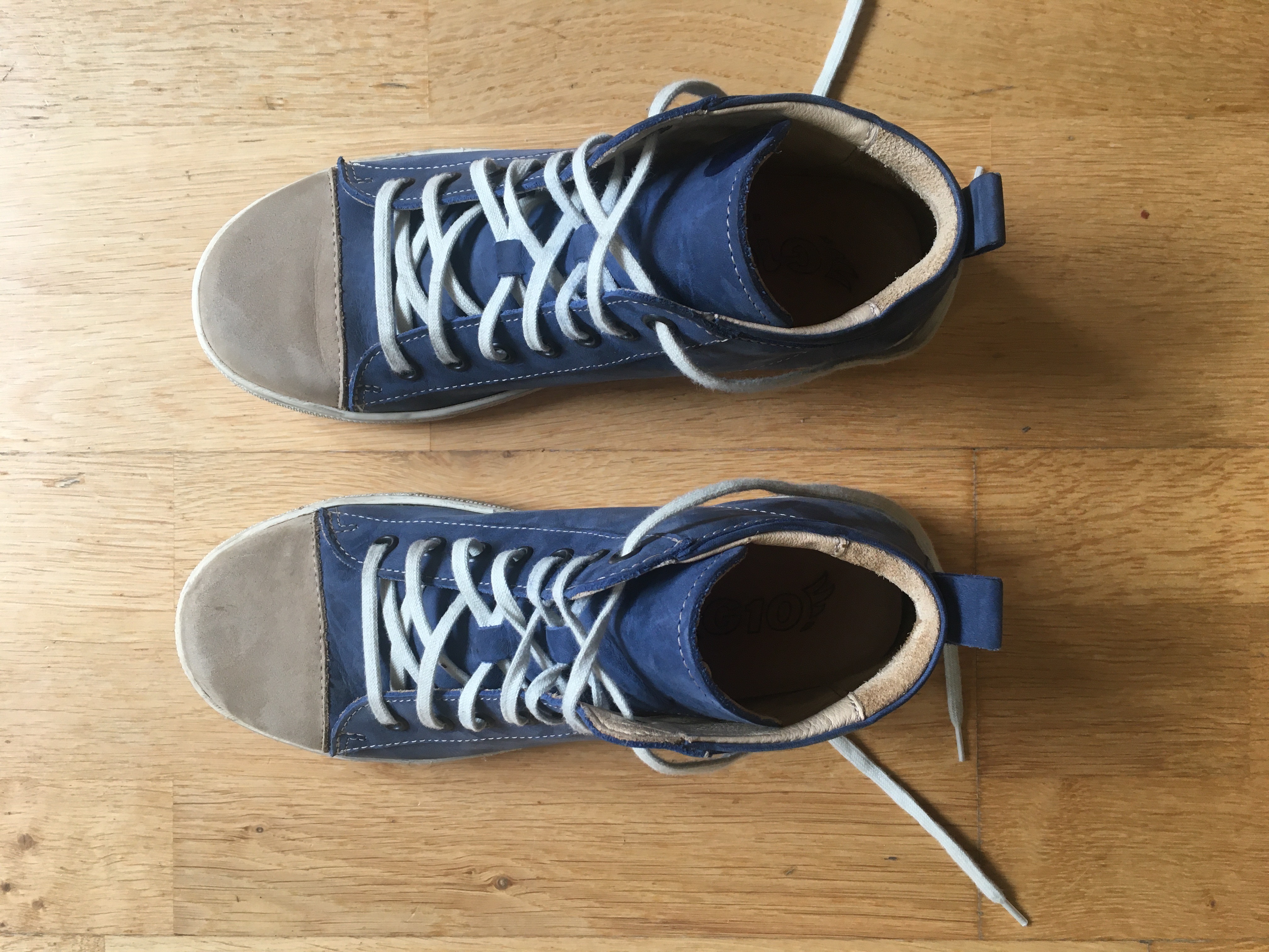 Verkaufe neuwertige schöne, blaue Waldviertler Twiga in Größe 38