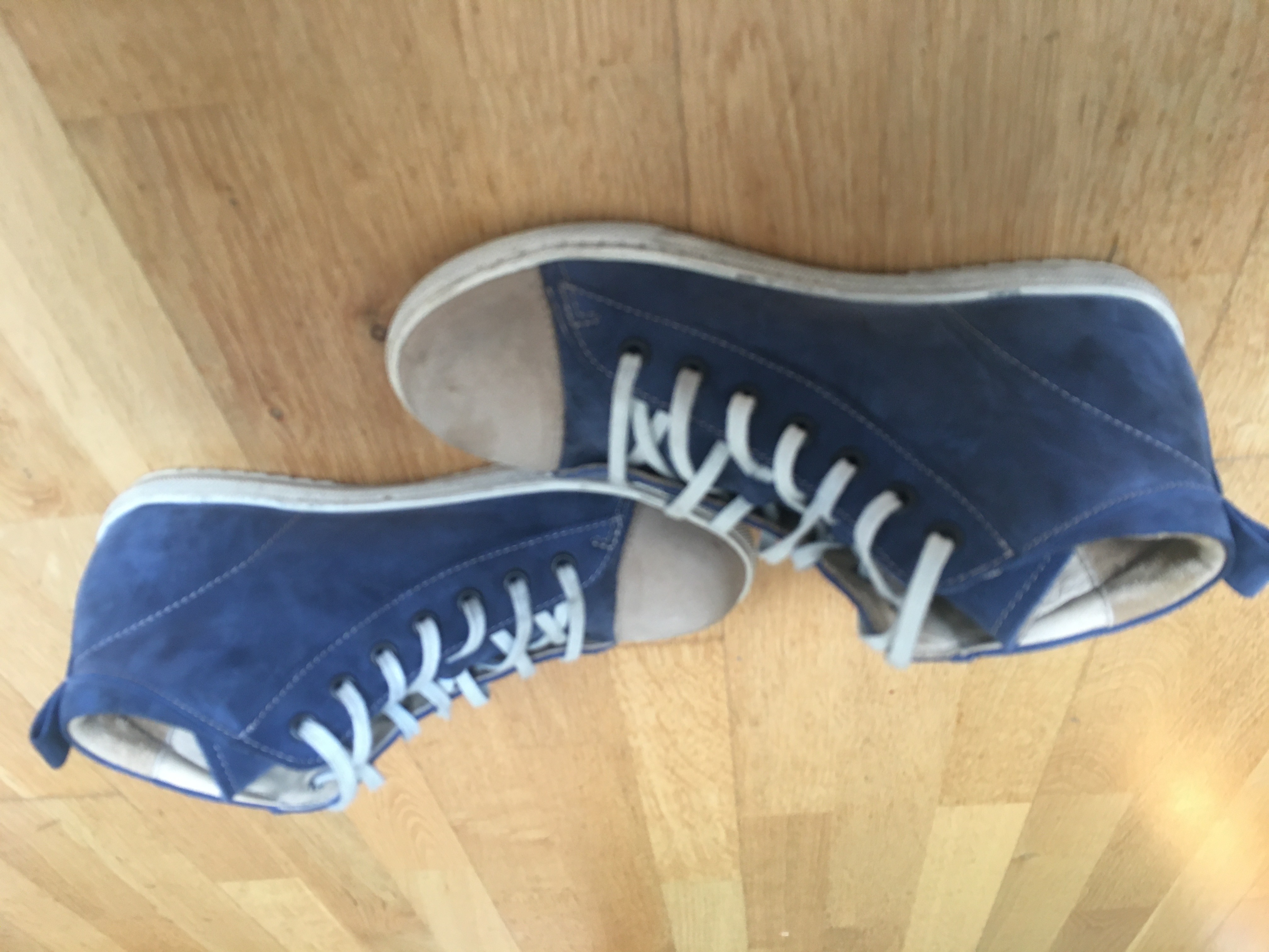 Verkaufe neuwertige schöne, blaue Waldviertler Twiga in Größe 38