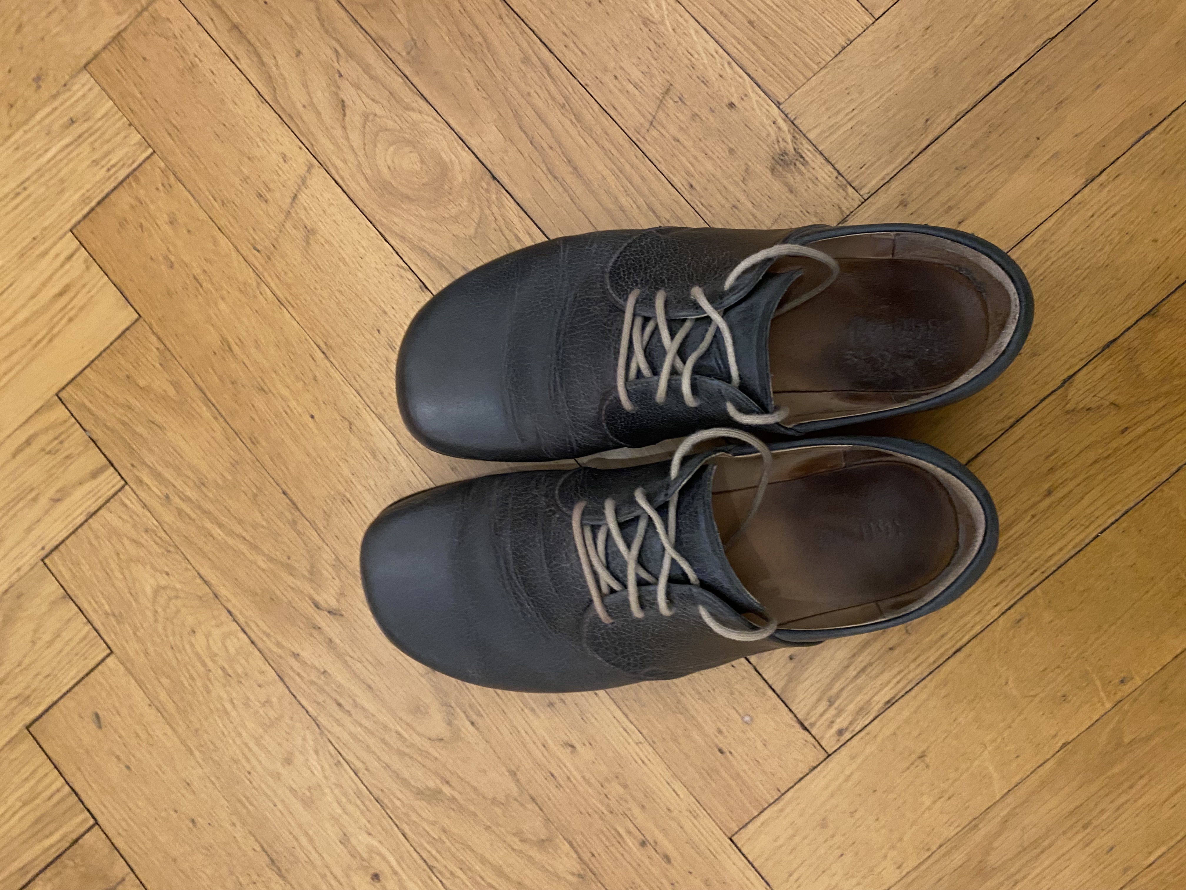 Schuhe in Größe 40