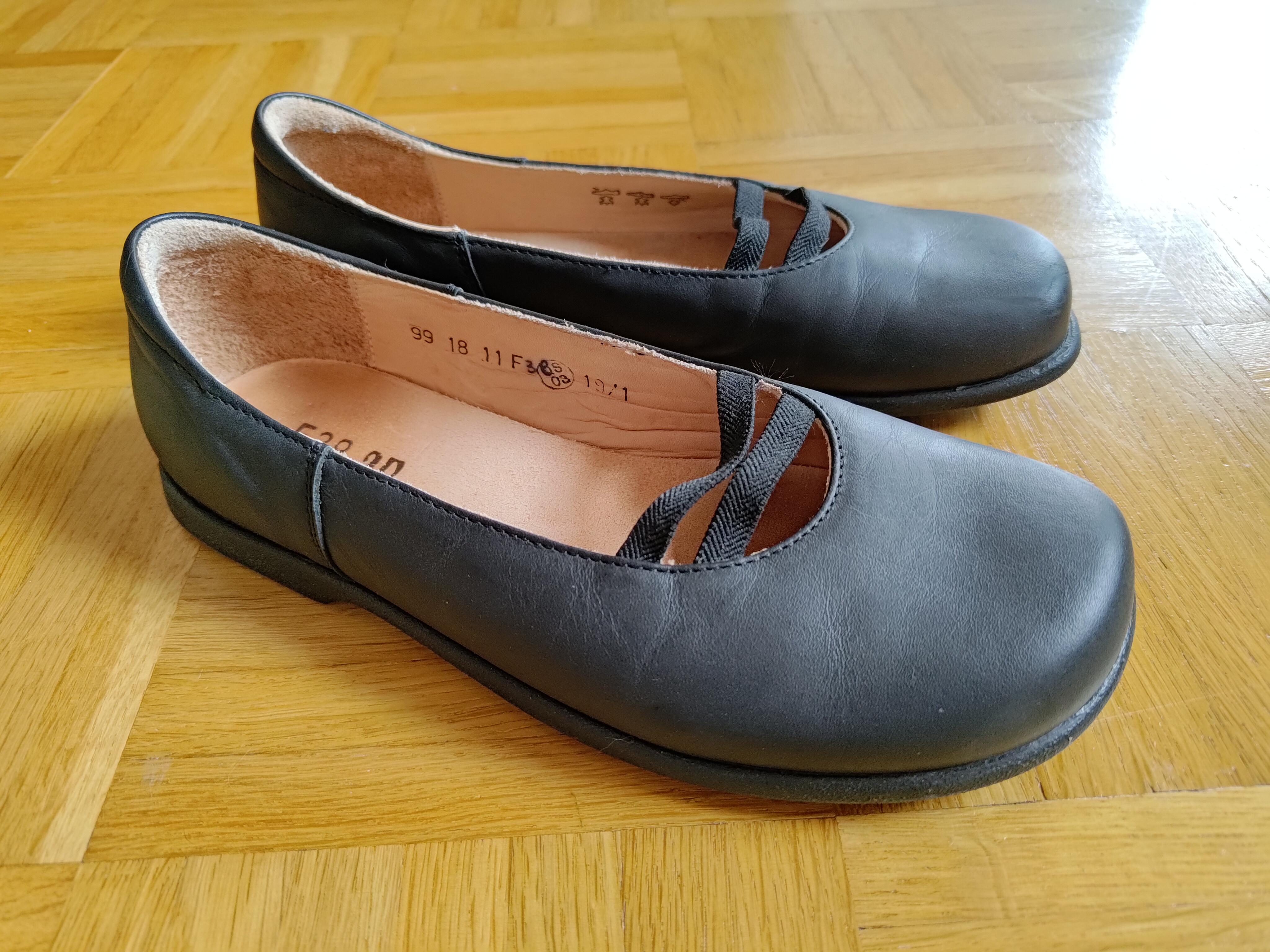 Ballerinas Schwarz F38 - Neuwertig