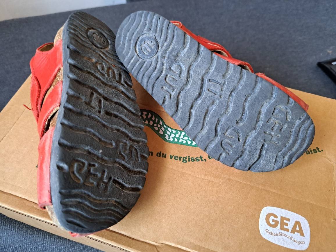 Sandalen GGG Gr. 27 in rot