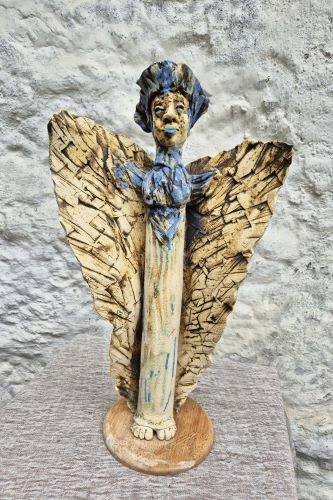 Himmelswesen und Krippenfiguren