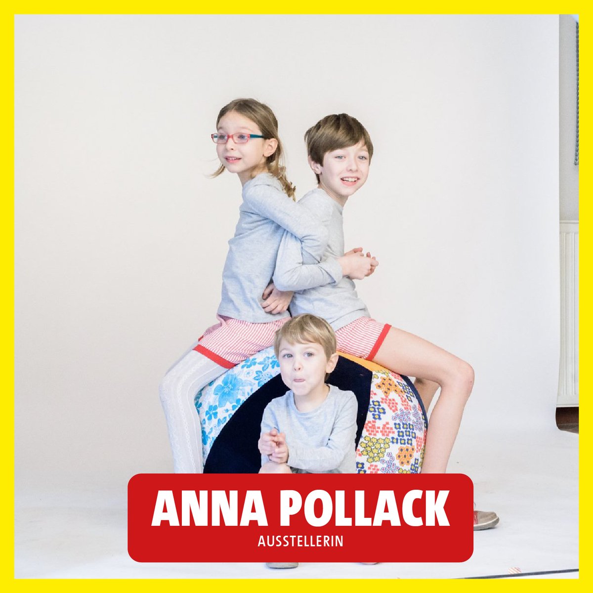 Seit über 15 Jahren macht Anna Pollack in Wien etwas, was heute wichtiger denn je ist: Sie zeigt uns, dass Mode nicht schnell und kurzlebig sein muss. Mit ihrer Marke anna * pollack – slow fashion design hat sie früh damit begonnen, Alternativen zur Wegwerfmode zu suchen und zu finden. Ihre Kleidung ist variabel, oft über mehrere Größen tragbar, und jedes Stück wird aus upgecycelten Textilien, dead stock oder Vintage-Stoffen gefertigt. Nichts wird verschwendet, jeder Faden findet seinen Platz. Für Groß, für Klein, für alle, die verstehen, dass echte Mode Zeit braucht – und dass Upcycling weit mehr ist als ein Trend. Es ist ein Statement. Statt schnell, lieber nachhaltig oder Instead of fast, make it slow!