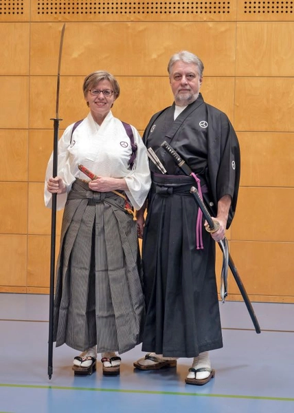 Gelassenheit, Kraft und Präsenz durch japanischen Schwertkampf